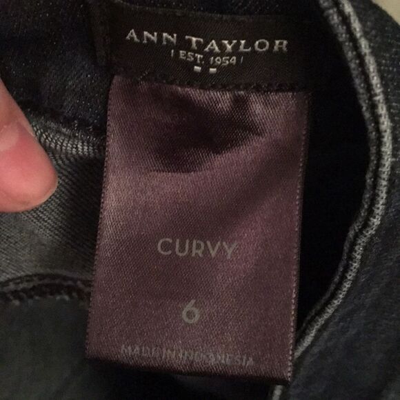 3/$20 Ann Taylor Factory curvy Dark Wash Stretch - Picture 7 of 8